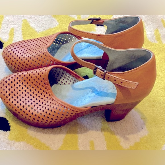 Eric Michael Sandal/Clog Sz 38 US 7.5 - Picture 2 of 10